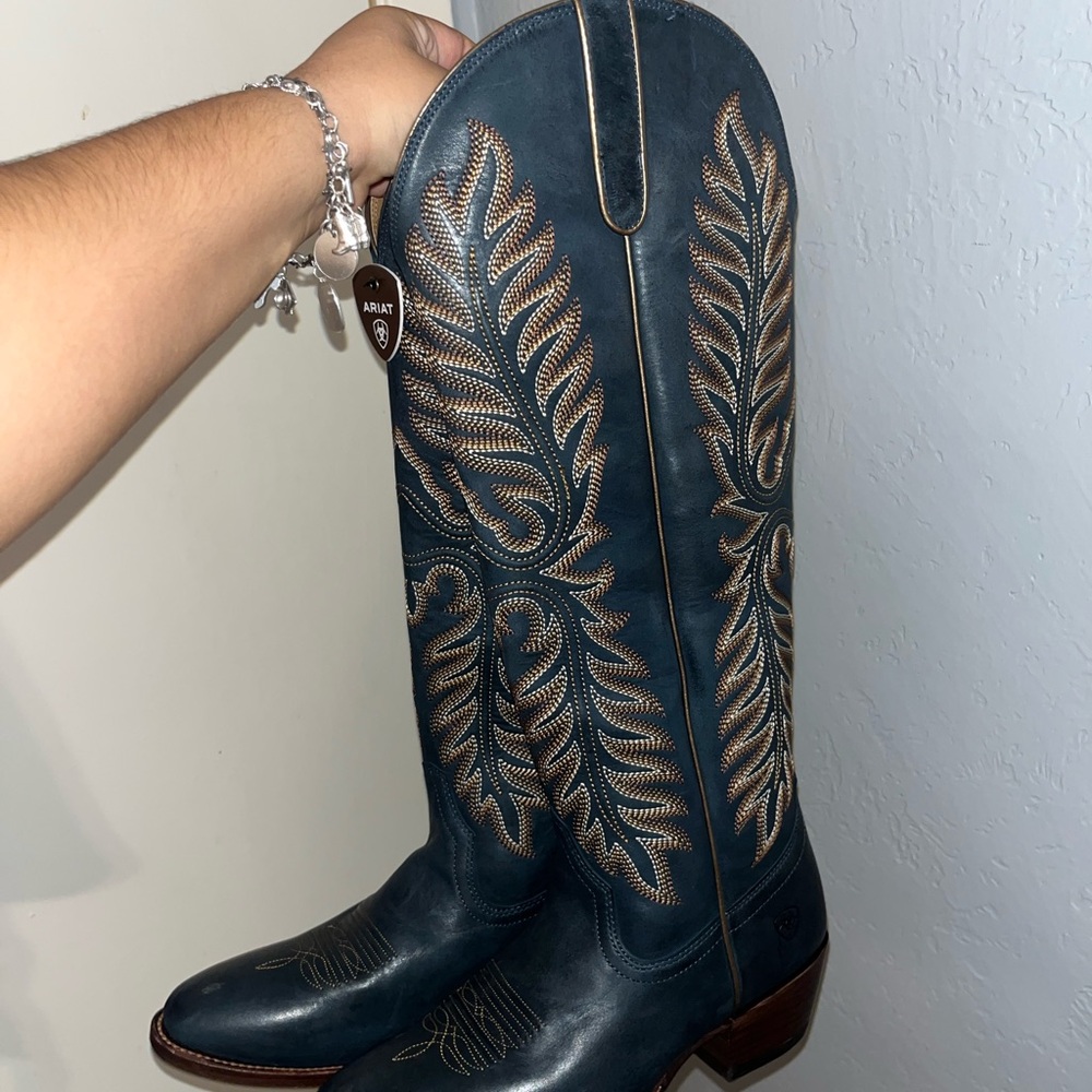 Ariat Teal and Tan Embroidered Cowboy Boots